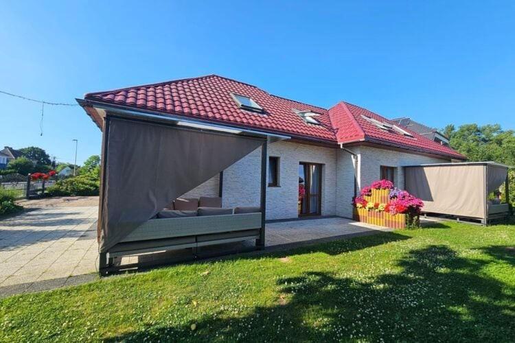 Semi-Detached House In Swinoujscie For 8 Persons Villa Exterior photo